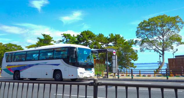 バス停のリムジンバス バス,バス停,道路の写真素材