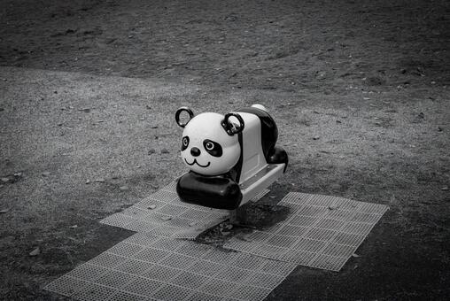 モノクロのパンダ遊具 パンダ,遊具,公園の写真素材