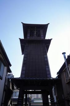 川越の時の鐘と青空 川越の時の鐘と青空 時の鐘,鐘つき通り,川越の写真素材