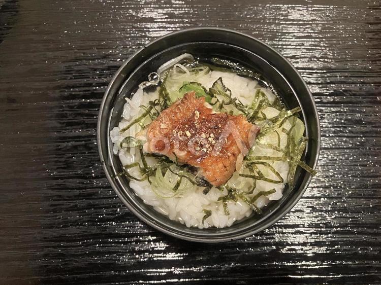 〆の鰻のお茶漬け/ひつまぶし だし茶漬け,出汁茶漬け,茶漬けの写真素材