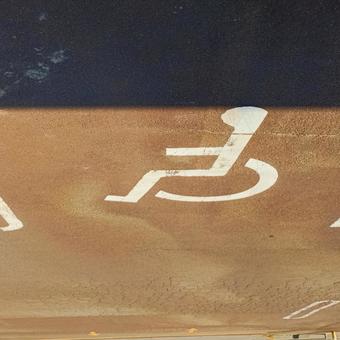 駐車場の車いすマーク 駐車場,車いす,マークの写真素材