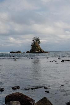 雨晴海岸 雨晴海岸 雨晴海岸,女岩,海の写真素材