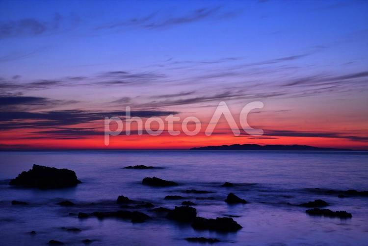 夕焼けと海 夕焼け,日暮れ,水域の写真素材