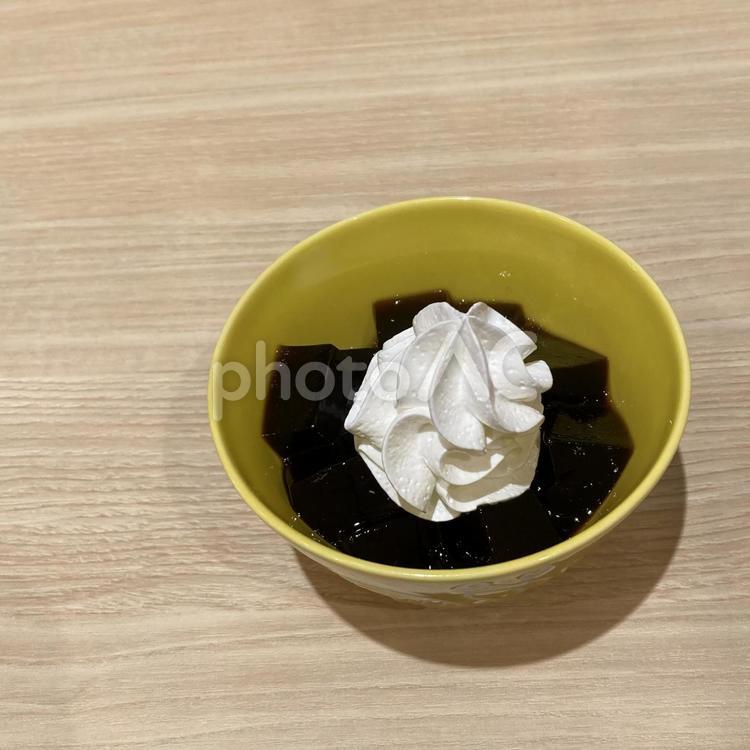 コーヒーゼリー、生クリームのせ コーヒーゼリー,ゼリー,デザートの写真素材