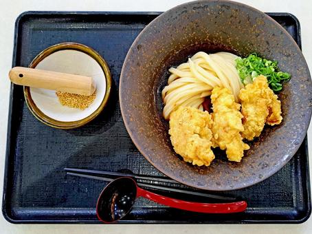 とり天が乗ったうどん うどん,麺,和食の写真素材