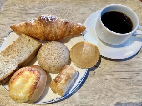 パンとコーヒー パンとコーヒー パン,珈琲,ホットコーヒーの写真素材