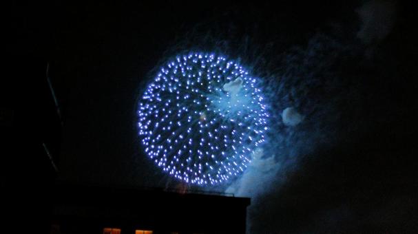 夏の夜空の花火 夏の夜空の花火の写真