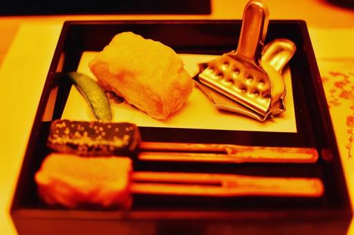 夜のレストランの料理2 夜のレストランの料理2の写真