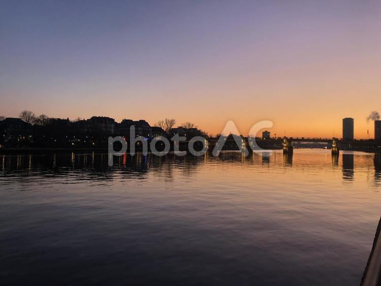 フランクフルトの夕焼け 海外,外国,冬の写真素材
