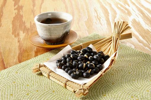 黒豆 お茶 黒豆 お茶 黒豆,和,黒大豆の写真素材
