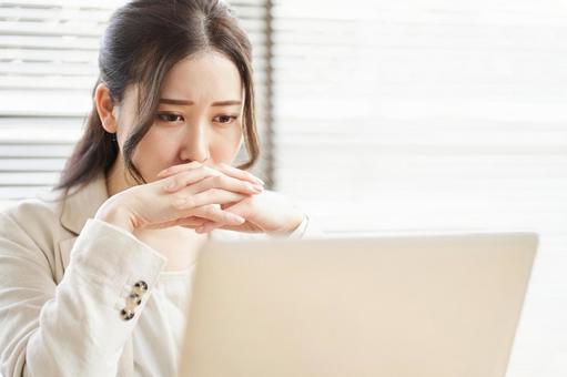 Asian woman thinking in trouble, женщина, деловая женщина, беда, JPG