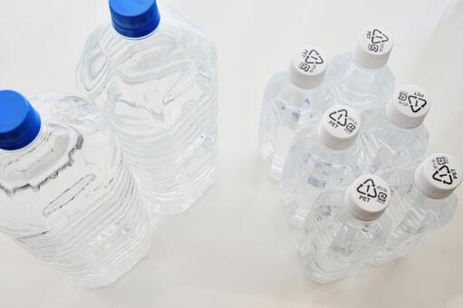 備蓄用水セット 2Lと500mL 飲料水,ミネラルウォーター,ボトルウォーターの写真素材