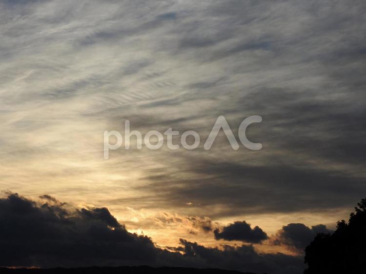 210100冬の夕焼け 夕方,夕日,空の写真素材