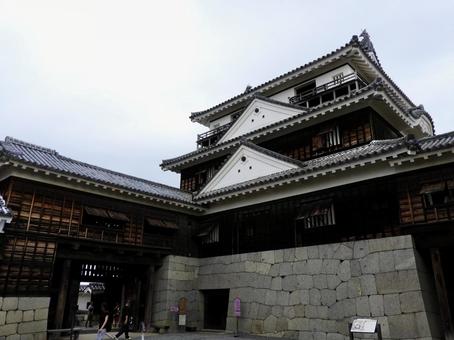 本壇内部から見上げる松山城大天守 本壇内部から見上げる松山城大天守 松山城,伊予松山城,天守の写真素材