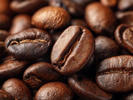 焙煎されたての香ばしいコーヒー豆 焙煎されたての香ばしいコーヒー豆の写真