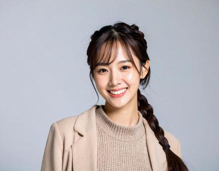 カットモデル笑顔の女性 カットモデル笑顔の女性の写真