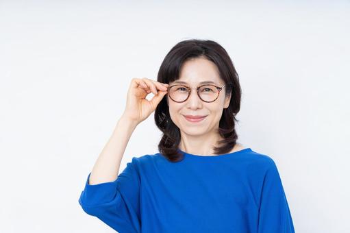 めがねのミドルの女性 めがねのミドルの女性 眼鏡,めがね,メガネの写真素材
