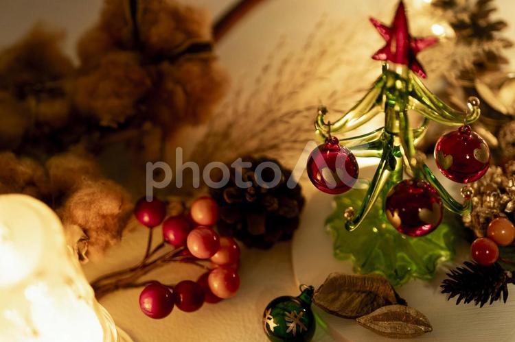 クリスマスのかわいい雑貨 クリスマス,松ぼっくり,飾りの写真素材