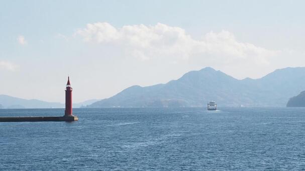 快晴の瀬戸内海にフェリー旅出発！ フェリー,フェリー旅,船旅の写真素材