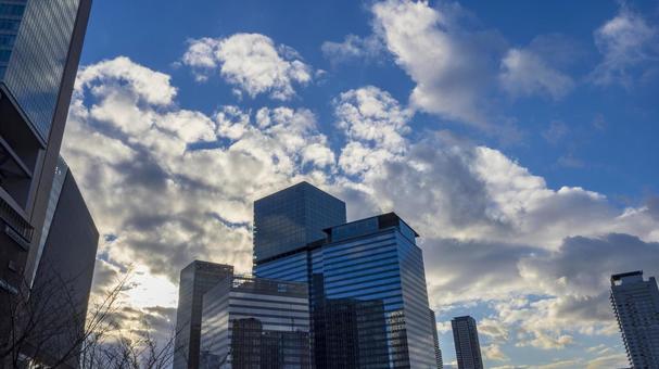 冬空に映るガラスの街 ビル群,高層ビル,都市の写真素材