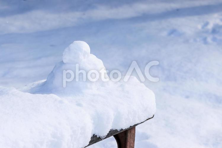 雪だるまのある風景 雪だるま,雪,冬の写真素材
