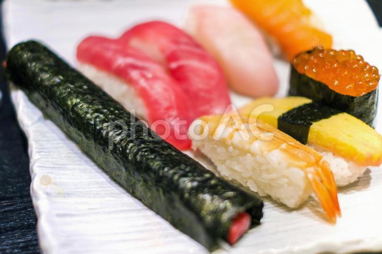 料理教室で握ったお寿司を食べる 寿司,お寿司,握り寿司の写真素材