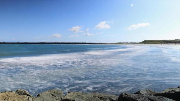 10月の波打ち際(スローシャッター) 10月の波打ち際(スローシャッター) 海,秋,海岸の写真素材