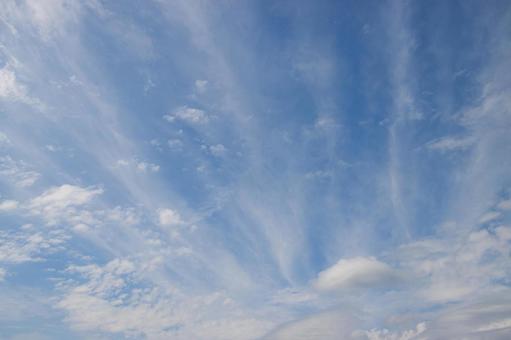 青い空と白い雲 青空,雲,背景の写真素材