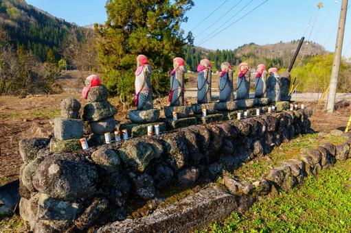 250426西大滝ダムの六地蔵 250426西大滝ダムの六地蔵の写真