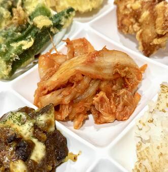 バイキングでとったキムチ キムチ,野菜,おかずの写真素材