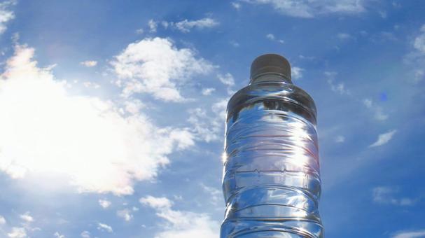 ペットボトル 飲料水,飲み物,ペットボトルの写真素材