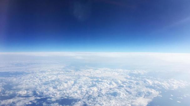 地平線と青空の写真