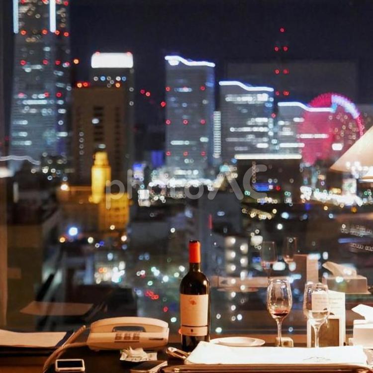 みなとみらいの夜景 夜景,横浜夜景,窓越しの夜景の写真素材