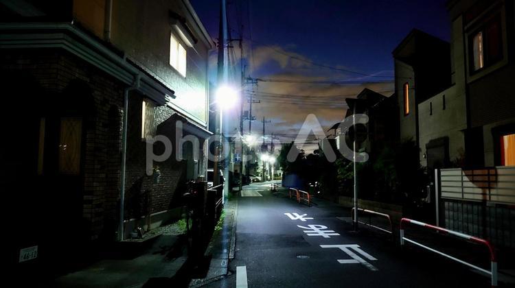 夜の住宅街 夜,住宅街,深夜の写真素材