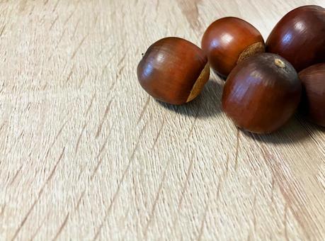 数個のどんぐり どんぐり,秋,木の実の写真素材