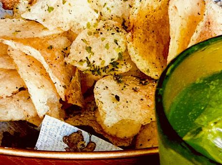 ポテトチップス 野菜,おやつ,緑のグラスの写真素材