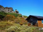 岩手山 秋 紅葉 登山 岩手山,平笠不動避難小屋,山小屋の写真素材