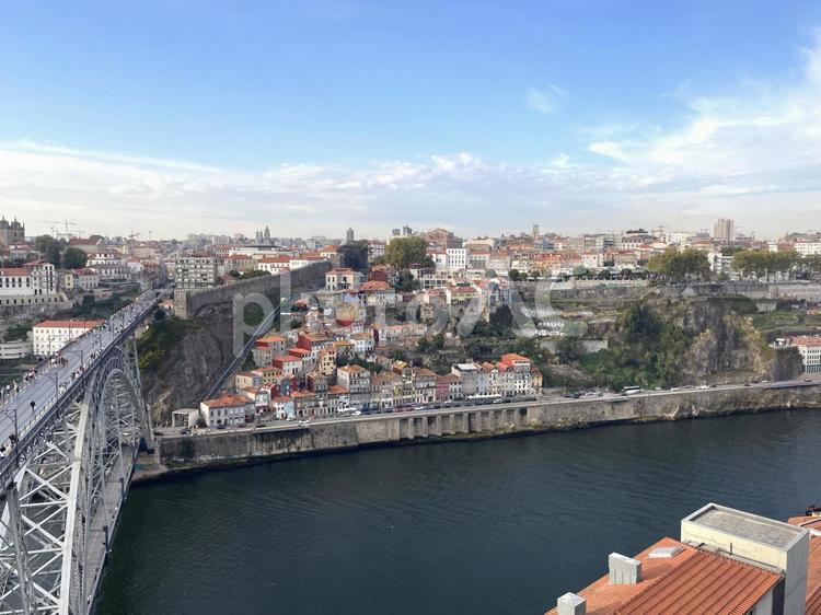 修道院から見た城壁（ポルト） ポルト,ポルトガル,世界遺産の写真素材