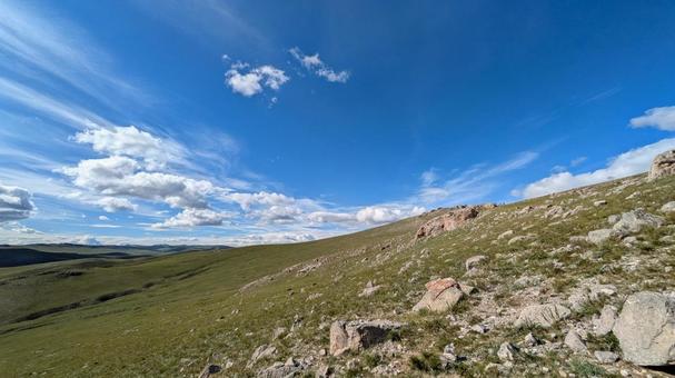 モンゴルの丘と青空 モンゴル,大自然,丘の写真素材