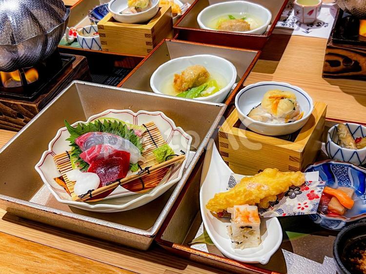 豪華で色とりどりな懐石料理 懐石料理,日本料理,和食の写真素材