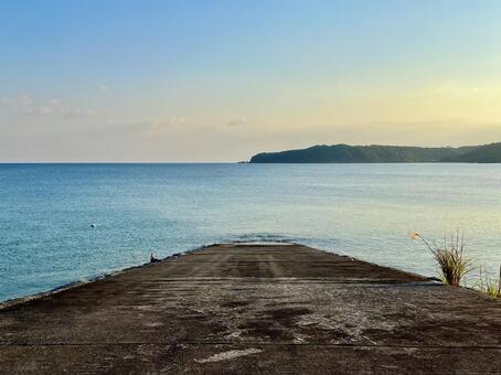 沖縄・やんばるの海 海,空,水平線の写真素材