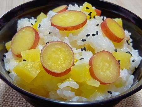 サツマイモ御飯 サツマイモ御飯 サツマイモ,さつまいも,ご飯の写真素材