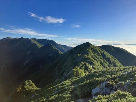 中央アルプスの山々 中央アルプスの山々 朝日,日の出,大滝山の写真素材