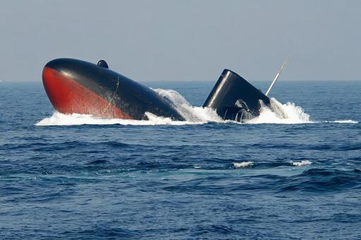 浮上する潜水艦 浮上する潜水艦 潜水艦,海上自衛隊,浮上の写真素材