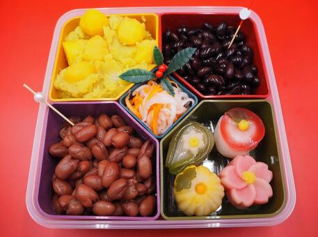 お重に詰めたおせち料理 おせち料理,お重詰め,栗きんとんの写真素材