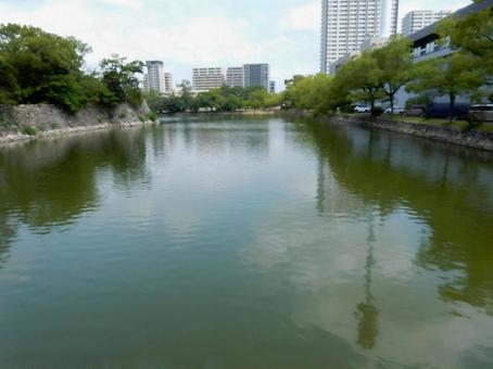 【風景写真】広島城からの眺め 広島城,木々,堀の写真素材
