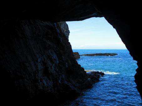 Photo, three sections of caves, sea cave, cave, 