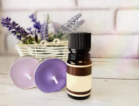 ラベル付きラベンダーのアロマオイル アロマ,アロマオイル,ボトルの写真素材