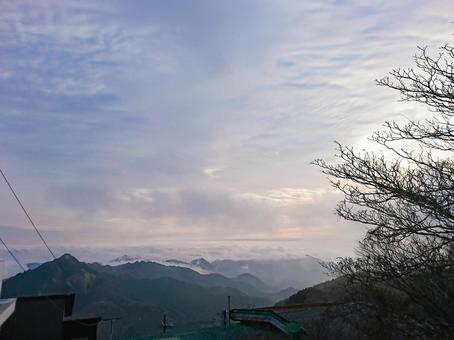 御在所ロープウェイ山頂公園駅付近の景色 御在所ロープウェイ山頂公園駅付近の景色 御在所岳,御在所ロープウェイ山頂公園駅,山の写真素材