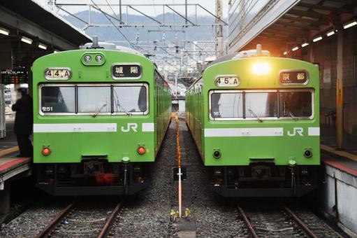103系電車 鉄道,電車,線路の写真素材